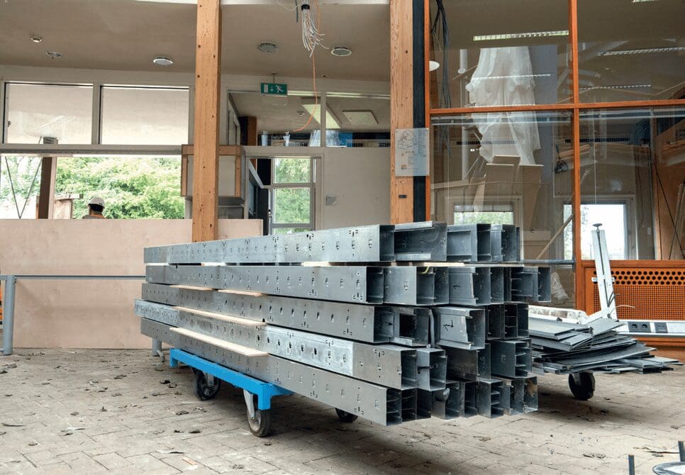 Kliniek gebouwd van donormaterialen