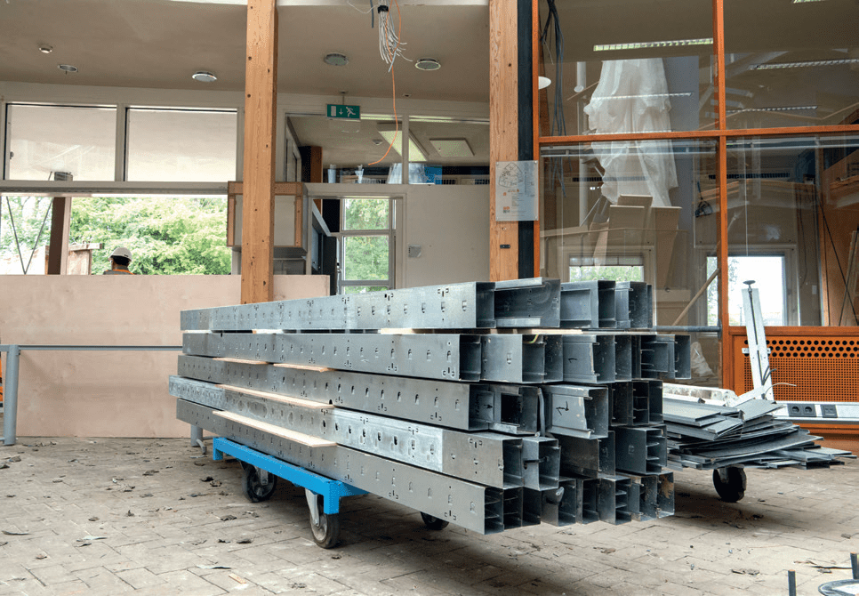 Kliniek gebouwd van donormaterialen